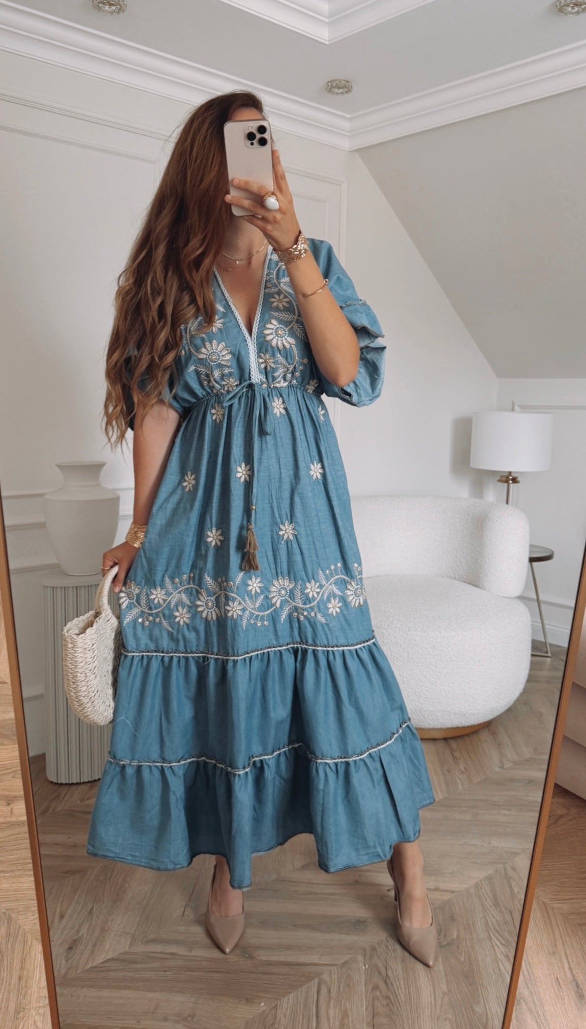 Jeansowa sukienka boho z haftem – 100% bawełna