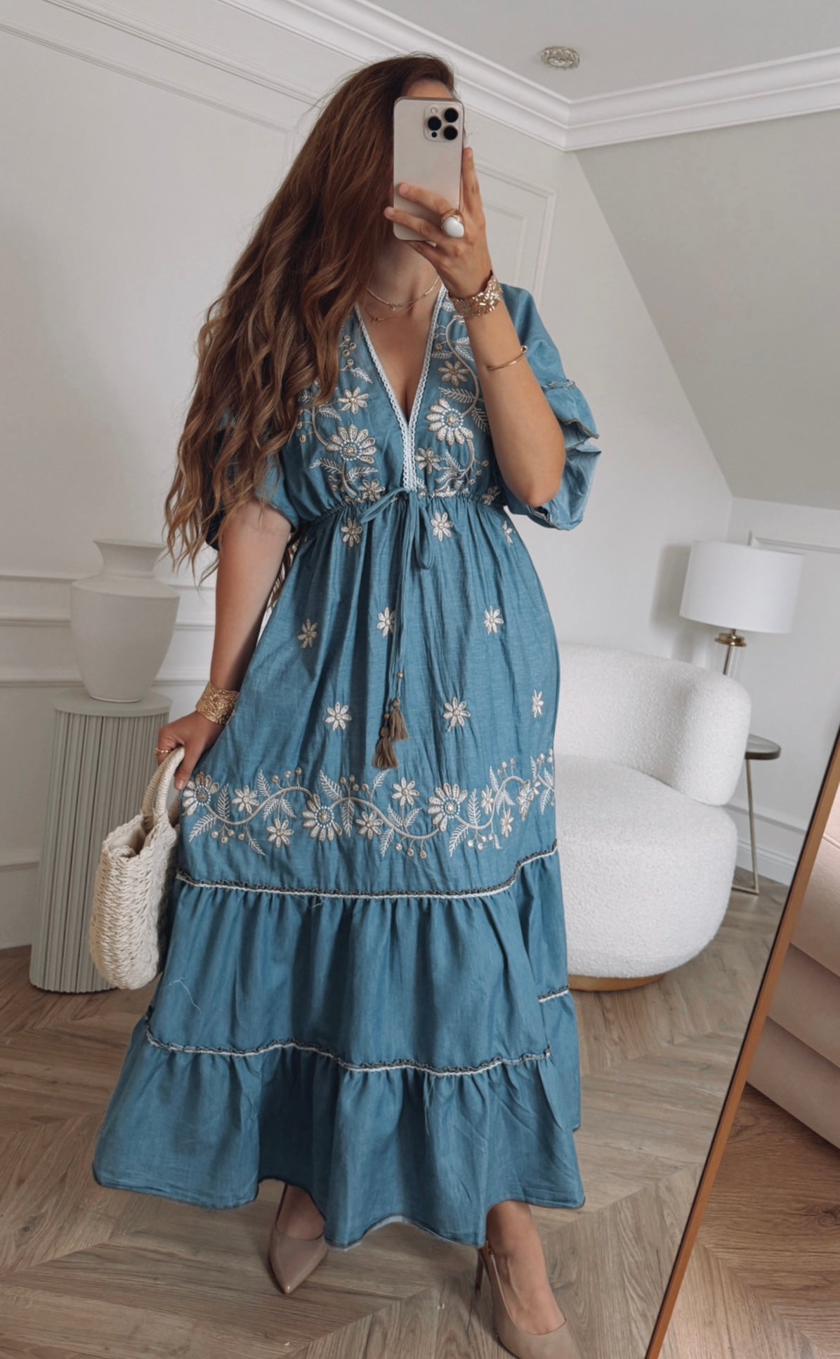 Jeansowa sukienka boho z haftem – 100% bawełna