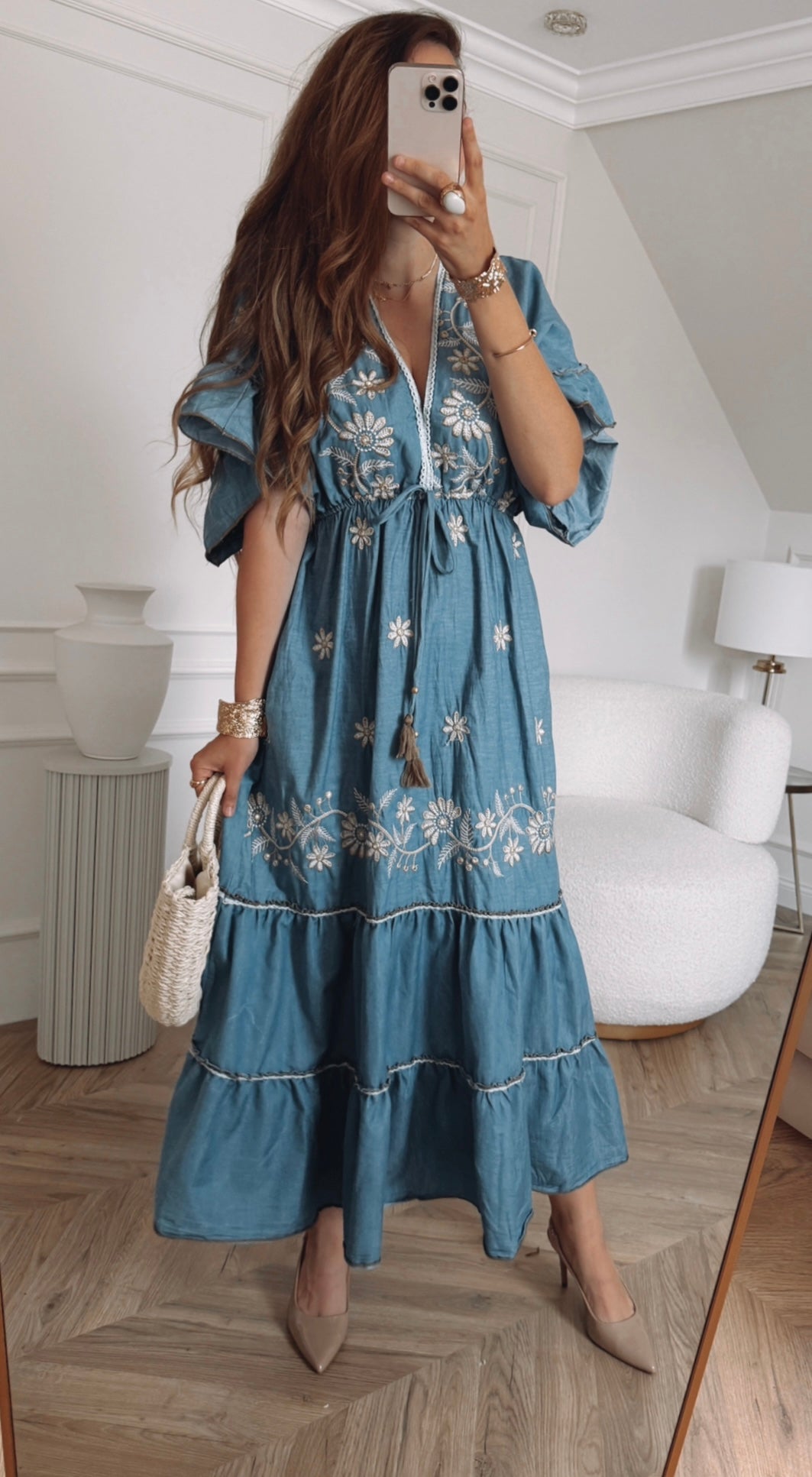 Jeansowa sukienka boho z haftem – 100% bawełna
